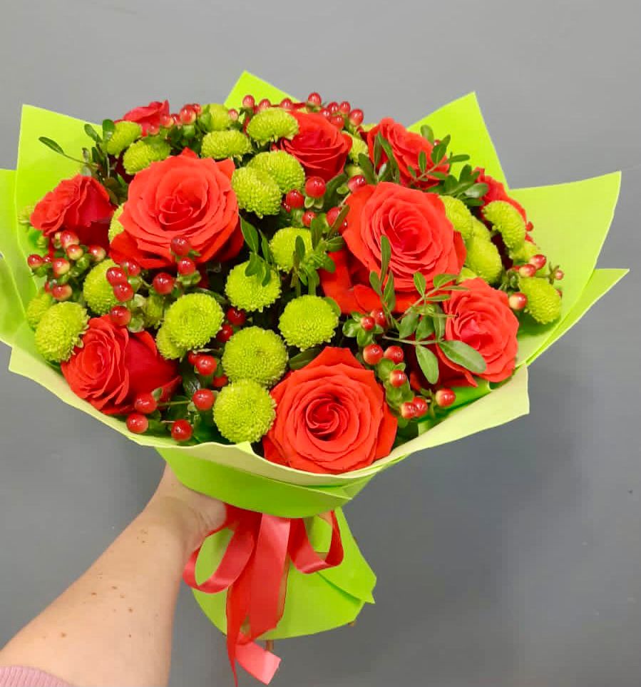 Букет цветов из: Хризантемы и Розы в Бердяуше