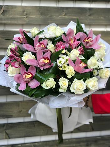 Букет цветов из: Розы и Хризантемы в Бердяуше