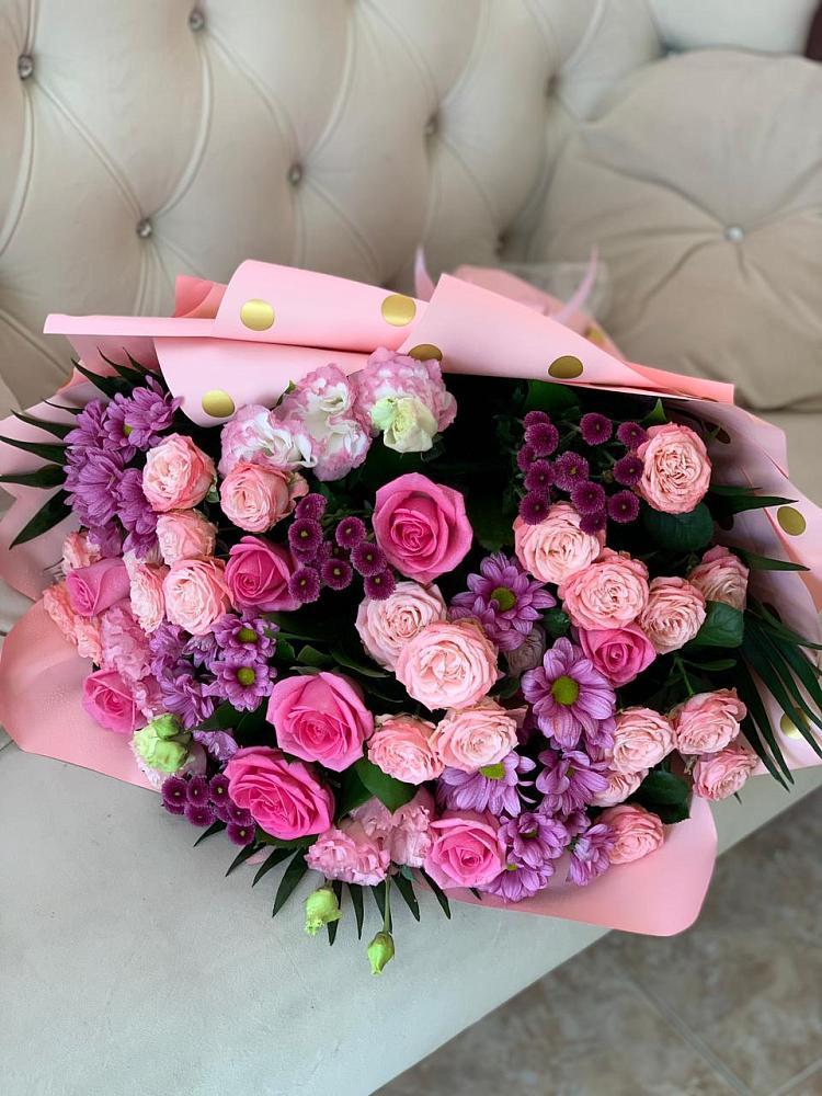 Букет цветов из: Хризантемы, Розы и Лизиантусы в Бердяуше