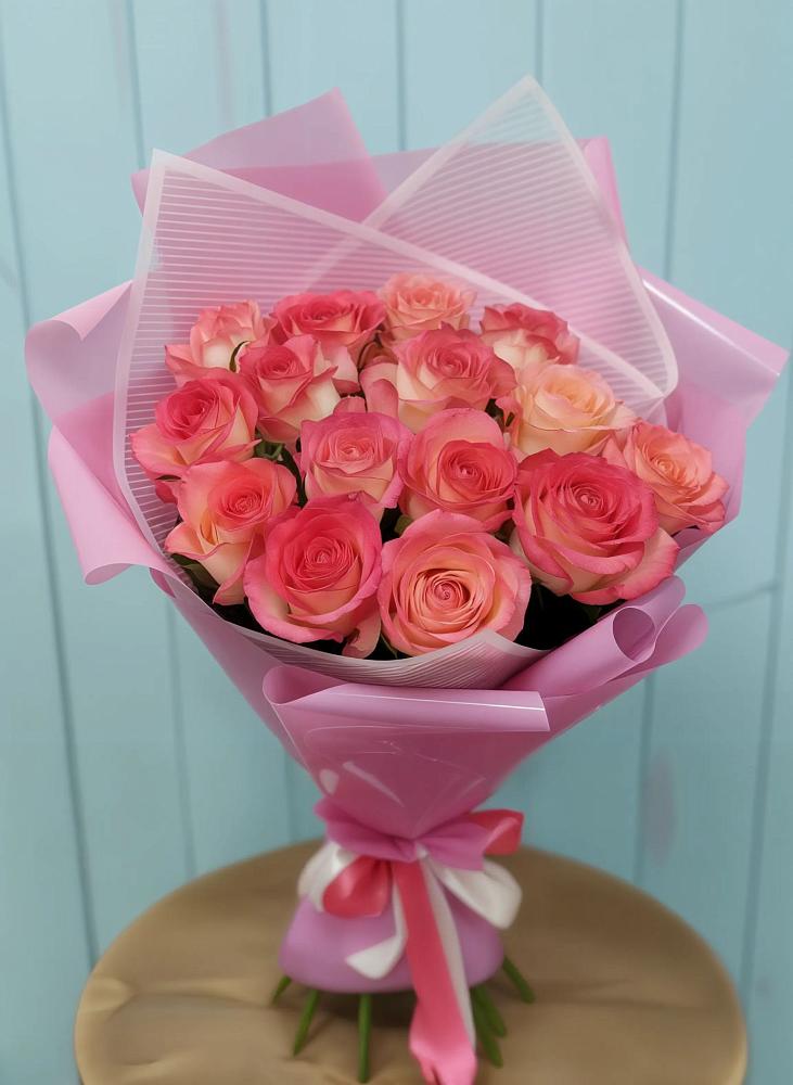 Букет 15 Розовых роз Равель в Бердяуше
