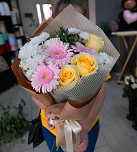 Букет цветов из:  Герберы, Розы и Хризантемы в Бердяуше