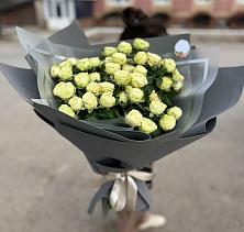 Букет Белые кустовые розы Солинеро в Бердяуше