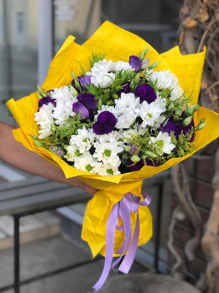 Букет цветов из: Ирисы, Хризантемы и Ромашки в Бердяуше