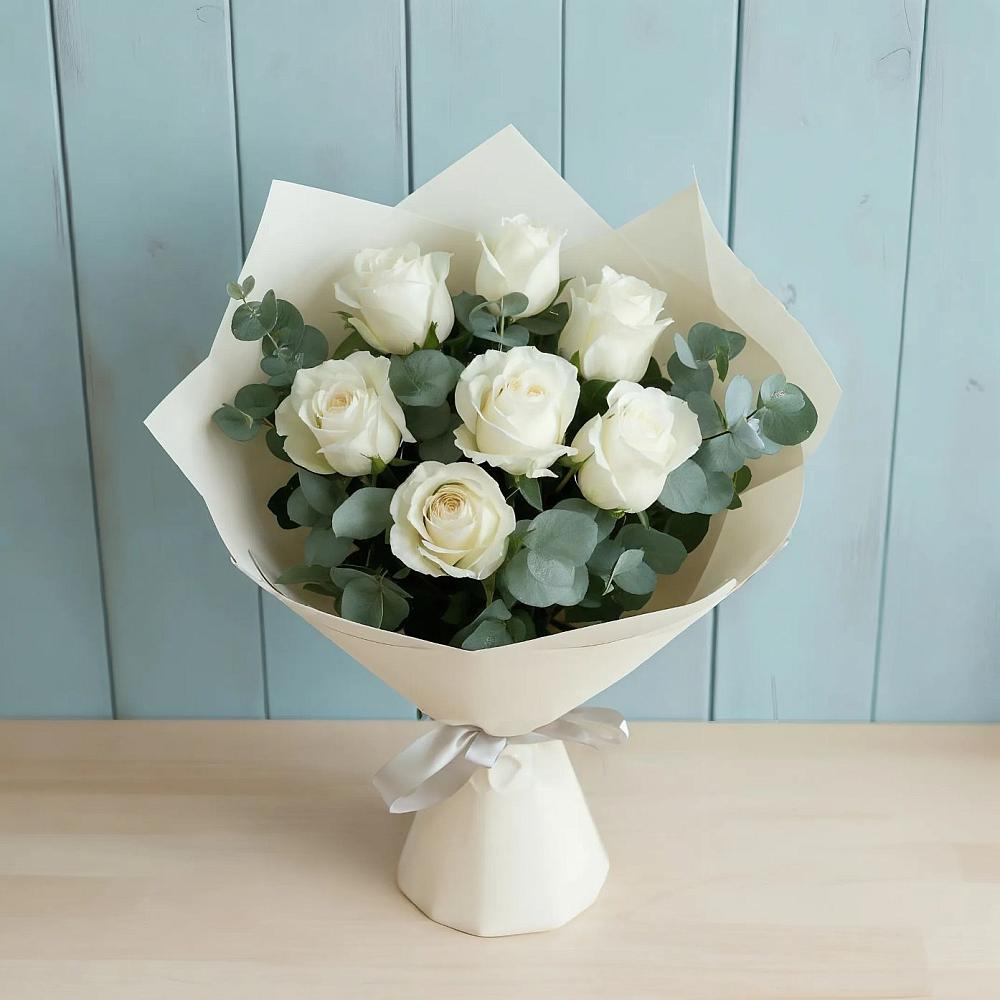 Букет Белые розы в Эвкалипте в Бердяуше