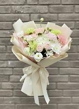 Букет цветов из:  Гвоздики, Розы, Лизиантусы и Хризантемы в Бердяуше