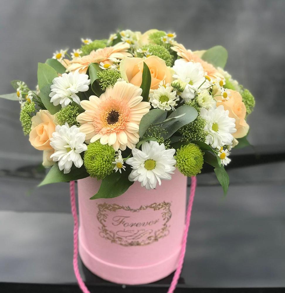 Цветочная композиция из Розы, Герберы и Хризантемы в шляпной коробке в Бердяуше