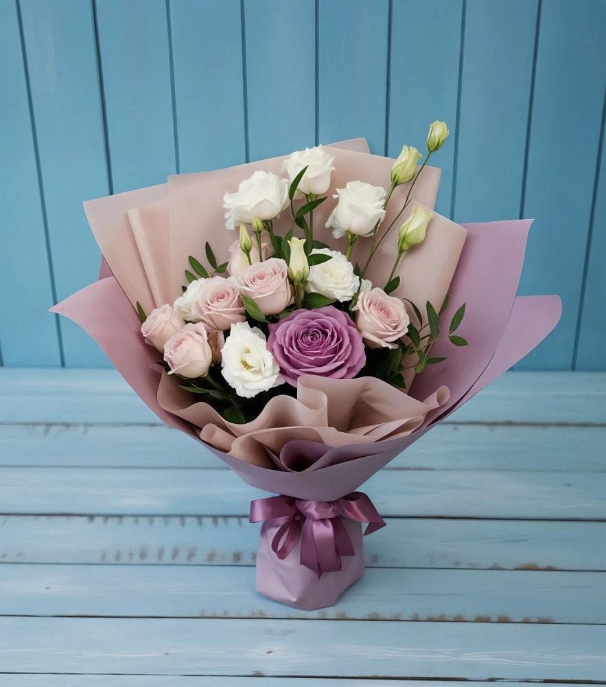 Букет цветов из: Розы и Лизиантусы в Бердяуше